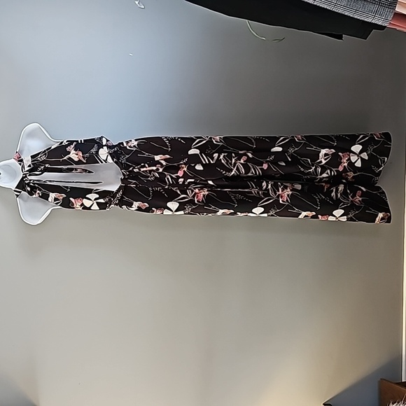 Effortlessly Chic: Curvy Sense Halter Jumpsuit in Size 2x - Picture 5 of 8